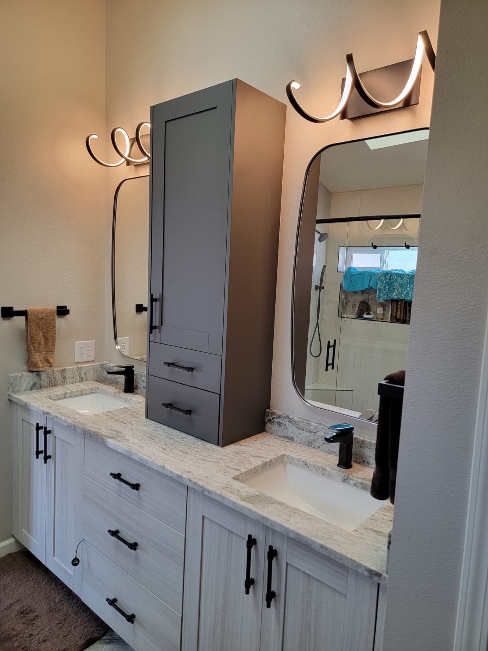 Bathrooms remodel by Fortune Homes