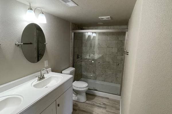 Bathrooms remodel by Fortune Homes