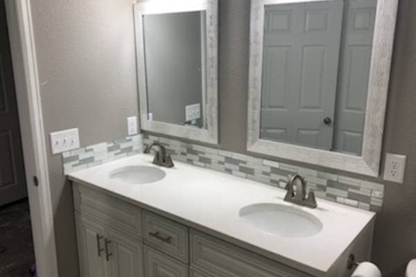 Bathrooms remodel by Fortune Homes